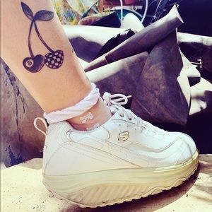 Sketcher Shape Ups sz 9